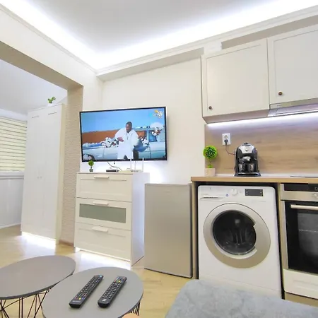 Ally's Place 아파트 바르나